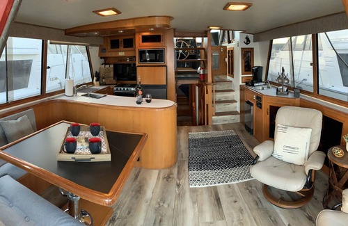 Gig Harbor Boat Rental | 48' Angel Yacht Located in the Historic Gig Harbor Marina & Boatyard