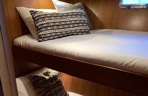 Gig Harbor Boat Rental | 48' Angel Yacht Located in the Historic Gig Harbor Marina & Boatyard