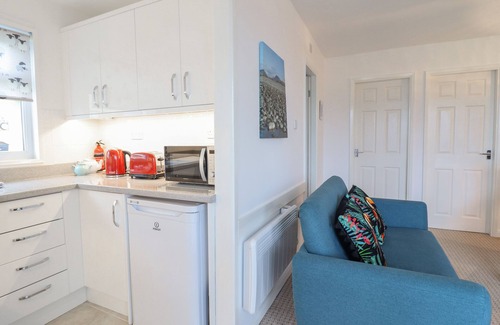 Fairbourne House | 48 GLAN Y MOR, pet friendly, country holiday cottage in Fairbourne