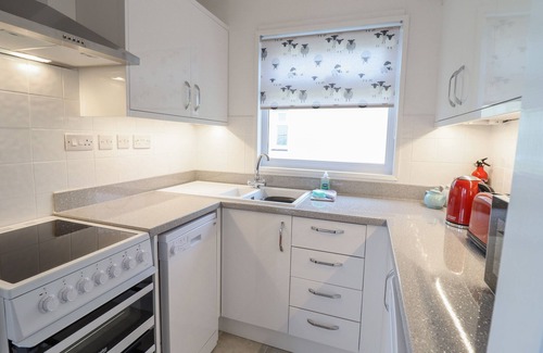 Fairbourne House | 48 GLAN Y MOR, pet friendly, country holiday cottage in Fairbourne
