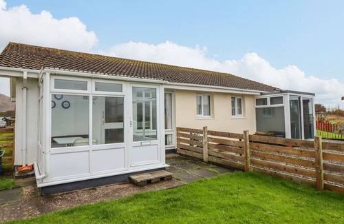 Fairbourne House | 48 GLAN Y MOR, pet friendly, country holiday cottage in Fairbourne