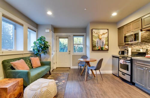 Goose Hollow Apartment | 48 m² Apartment ∙ 2 guests