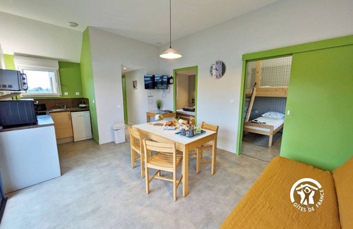 Villiers-Charlemagne Cottage | 48 m² Cabin ∙ 2 bedrooms ∙ 4 guests