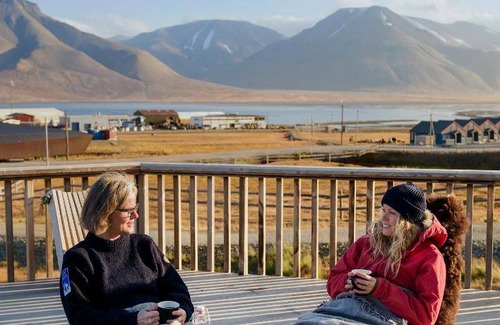Longyearbyen Hotel | 48 m² Hotel ∙ 127 guests