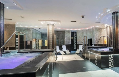 Arinsal Hotel | 48 m² Hotel ∙ 127 guests