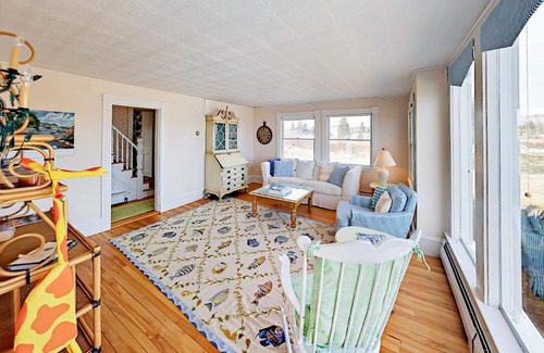 Prospect Harbor House | 48 Main Street Cottage