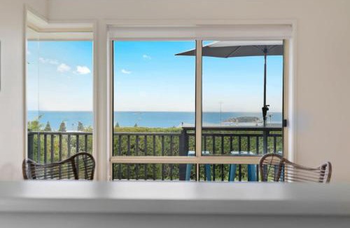Encounter Bay House | 48 Rumbelow St - BYO Linen - Sea Views - Family Friendly