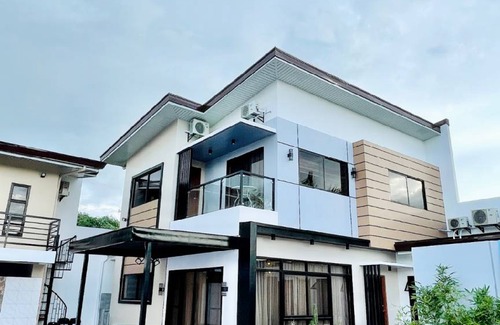 Mabalacat City Villa | 480 m² Villa ∙ 4 bedrooms ∙ 4 guests