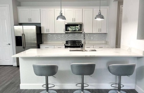 Florida Central Atlantic Coast Condo | 4816 Cayview Ave #102 Xu · Luxury Lake View Near Convention Center, Universal