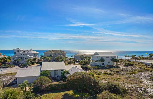 Gulf Pines House | 483 m² House ∙ 6 bedrooms ∙ 24 guests