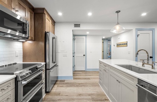 Kiawah Island Condo | 4835 Turtle Cove: Renovated, Screened Porch, Lagoon View, Bike/Gear Credit