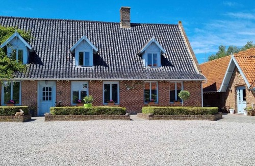 Oudezeele Cottage | 488 m² Cabin ∙ 6 bedrooms ∙ 15 guests