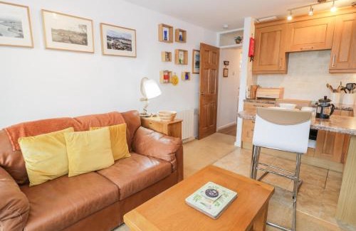 Borth-y-Gest Apartment | 48A South Snowdon Wharf