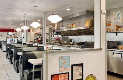 Glendive Hotel | 49 m² Hotel ∙ 127 guests