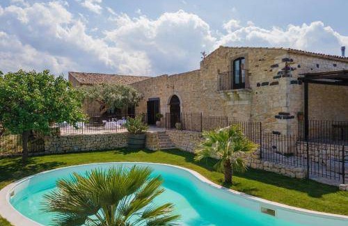 Buccheri Hotel | 49 m² Hotel ∙ 4 guests