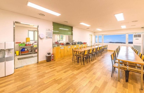 Tongyeong House | 49 m² Motel ∙ 2 bedrooms ∙ 12 guests