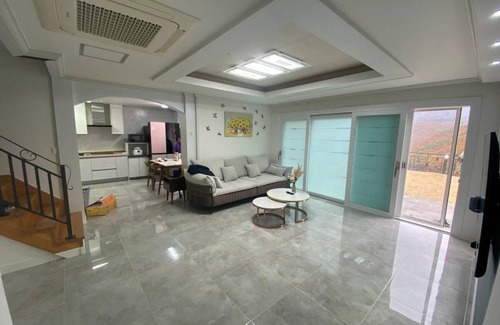 Geoje House | 495 m² House ∙ 3 bedrooms ∙ 8 guests