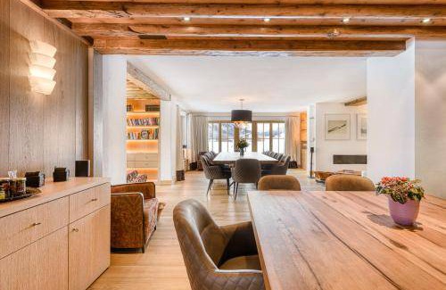 Zug Ski Chalet | 496 m² Chalet ∙ 8 bedrooms ∙ 18 guests