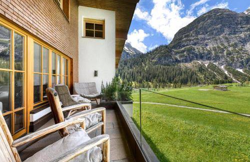 Zug Ski Chalet | 496 m² Chalet ∙ 8 bedrooms ∙ 18 guests