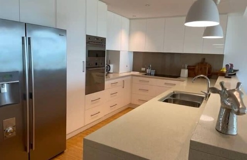 Victor Harbor House | 4A Franklin Pde Encounter Bay - Linen & Wi-Fi
