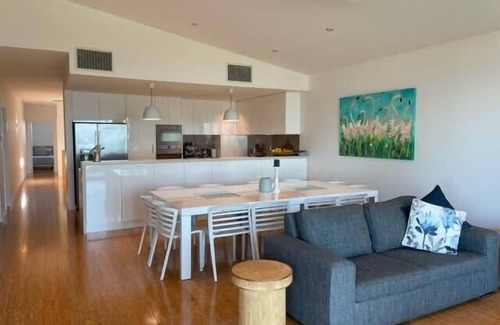 Victor Harbor House | 4A Franklin Pde Encounter Bay - Linen & Wi-Fi