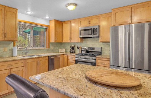 Overlook Park House | 4B, updated, in Sunriver with great location, hot tub, AC, PF, perks!
