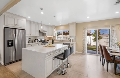El Monte House | 4B4BCharming Designer House 24HSelf CheckIn Free P