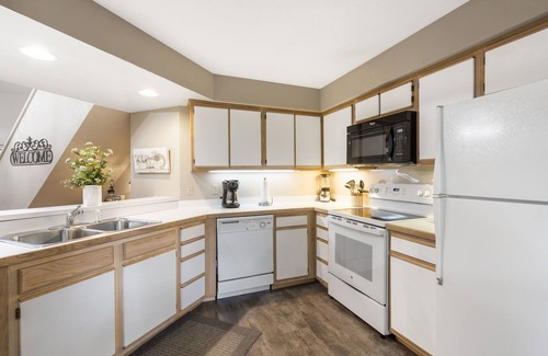 Table Rock Condo | 4BD/3BA Golf Condo, Patio, Golf On-Site, Ticket Discounts