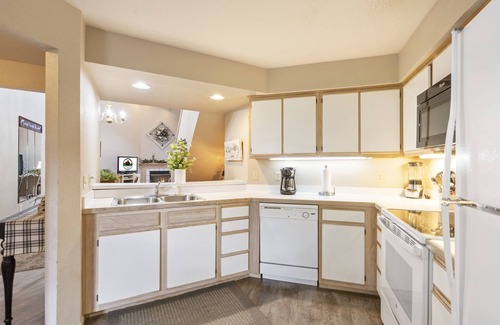 Table Rock Condo | 4BD/3BA Golf Condo, Patio, Golf On-Site, Ticket Discounts