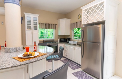 Tryall Villa | 4bd-4.5 bt! Ocean view, with Pool! Fully AC!