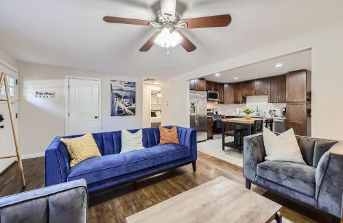 Lamar Heights Area House | 4BD - Hot Tub, BBQ, Games - 10 Mins to Olde Town