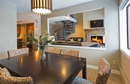 North Park City Condo | 4bd Park Ave Condo Close to it ALL!