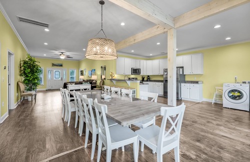Crescent Beach House | 4BD Pet Friendly-Private Pool and Hot Tub-Walk 2 Beach