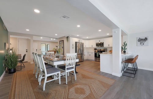 Glendale House | 4bd pool house, bbq & games
