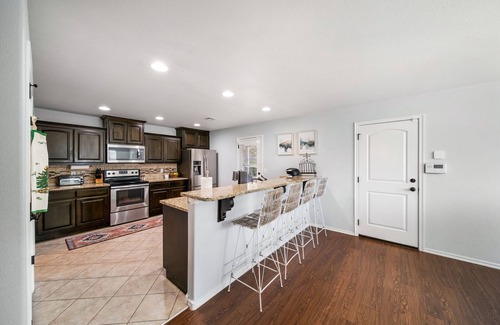 Tulsa House | 4bdrm (6 beds) 3 ba home 1 block from Tulsa University