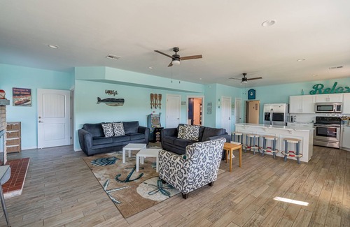 Mead House | 4Bdrm Insta-worthy Texoma Lake Retreat