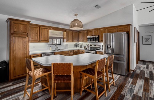 Kingston House | 4Bdrm Walk to Beach Firepit Ping Pong Texoma