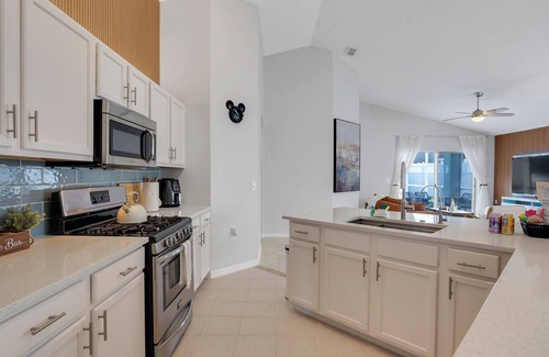 Davenport House | 4BDS House 17 min from Disney with Private Pool & Spa, Game Room