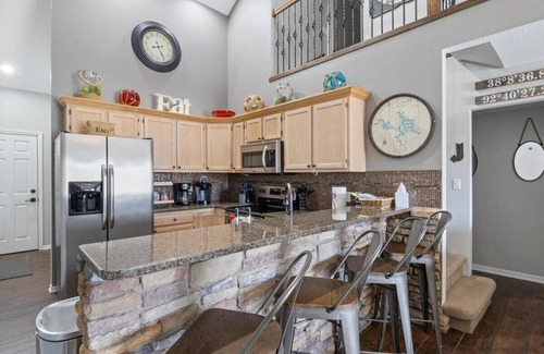 Osage Beach Condo | 4Bed 2Bath Ledges Escape Top Floor
