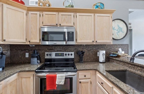 Osage Beach Condo | 4Bed 2Bath Ledges Escape Top Floor