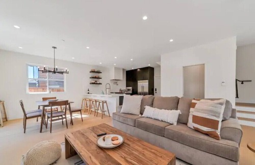 El Granada House | 4BR/2.5BA Home 3 Blocks to Beach