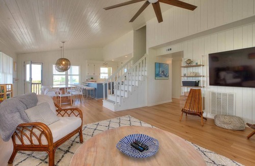 Holden Beach House | 4BR/2BA Home - 2nd Row, Intracoastal & Ocean Views, Holden Beach, Sleeps 9