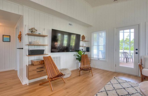 Holden Beach House | 4BR/2BA Home - 2nd Row, Intracoastal & Ocean Views, Holden Beach, Sleeps 9