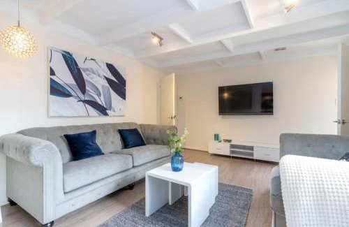 Dickson House | 4BR 2BA House Nestled in a Quiet Spot in Dickson - Hosted by CanStay