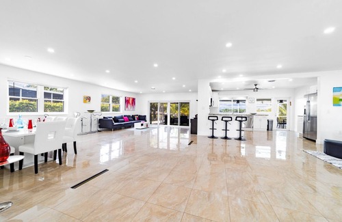 North Miami Beach Villa | 4BR/3BA Miami Welcoming Waterfront Wonder w/Pool!