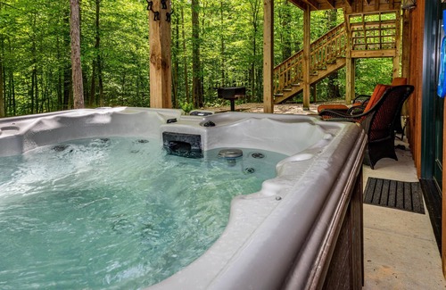 Morgantown Cabin | 4BR, 3BA