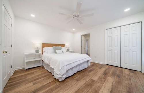 Jones Mills House | 4BR Beautiful and Spacious Lakehouse