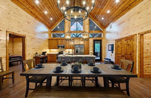 Broken Bow Cabin | 4BR + Game Room | Outdoor Play, Shuffleboard, EV