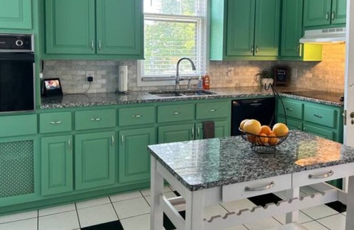 Reidsville House | 4BR Historic Home and 2BR Guest House in Reidsville