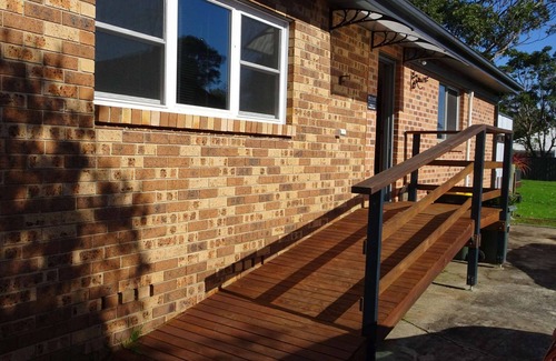 Culburra Beach House | 4BR Holiday Home with wheelchair access, Covered Deck, Pet-Friendly Yard